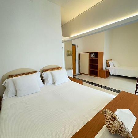 Hotel Pinocchio Cattolica Esterno foto