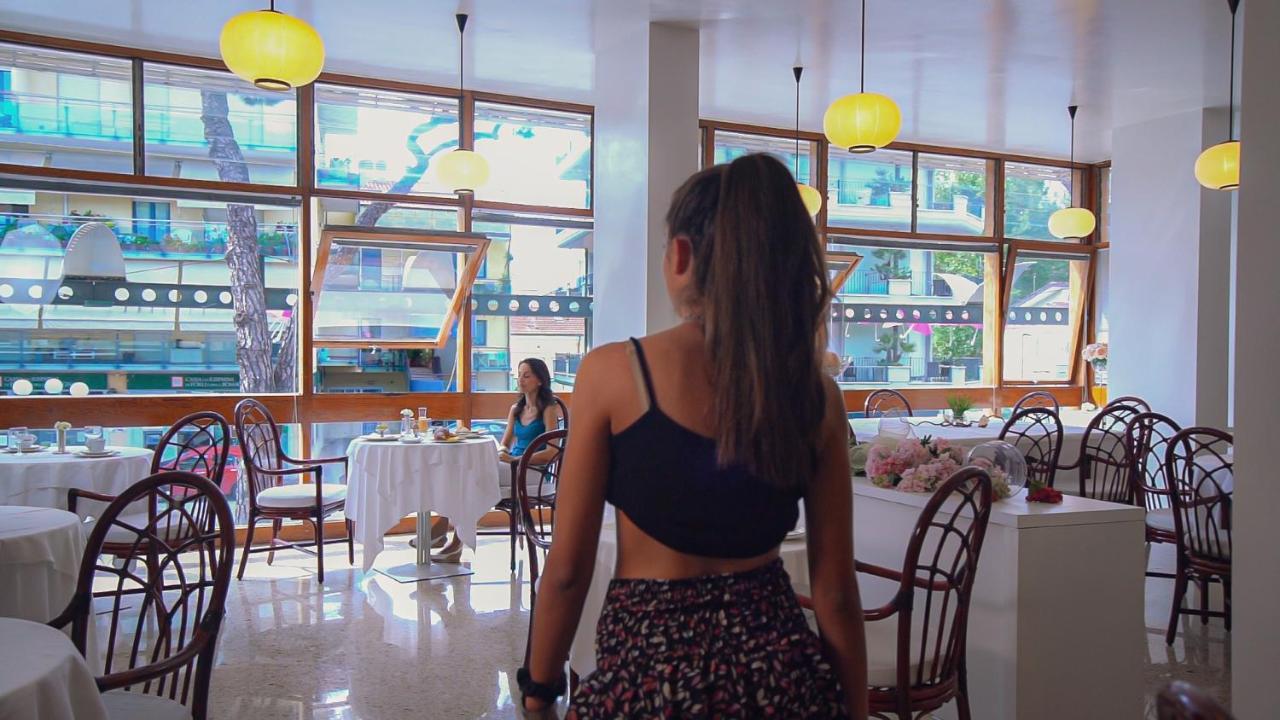 Hotel Pinocchio Cattolica Esterno foto