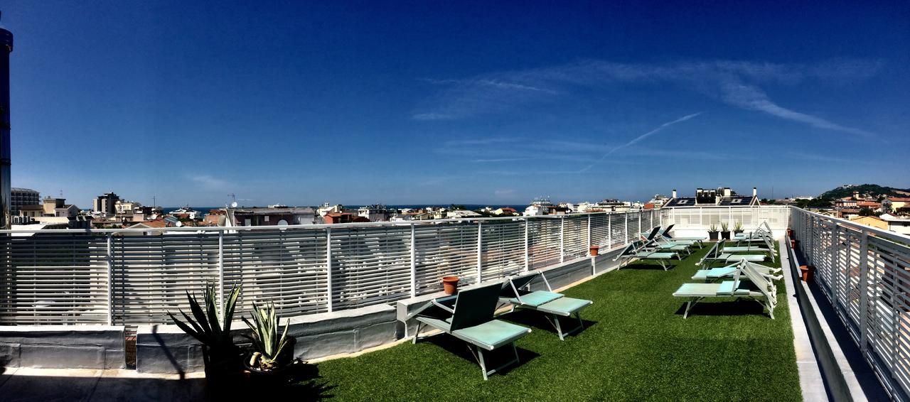 Hotel Pinocchio Cattolica Esterno foto