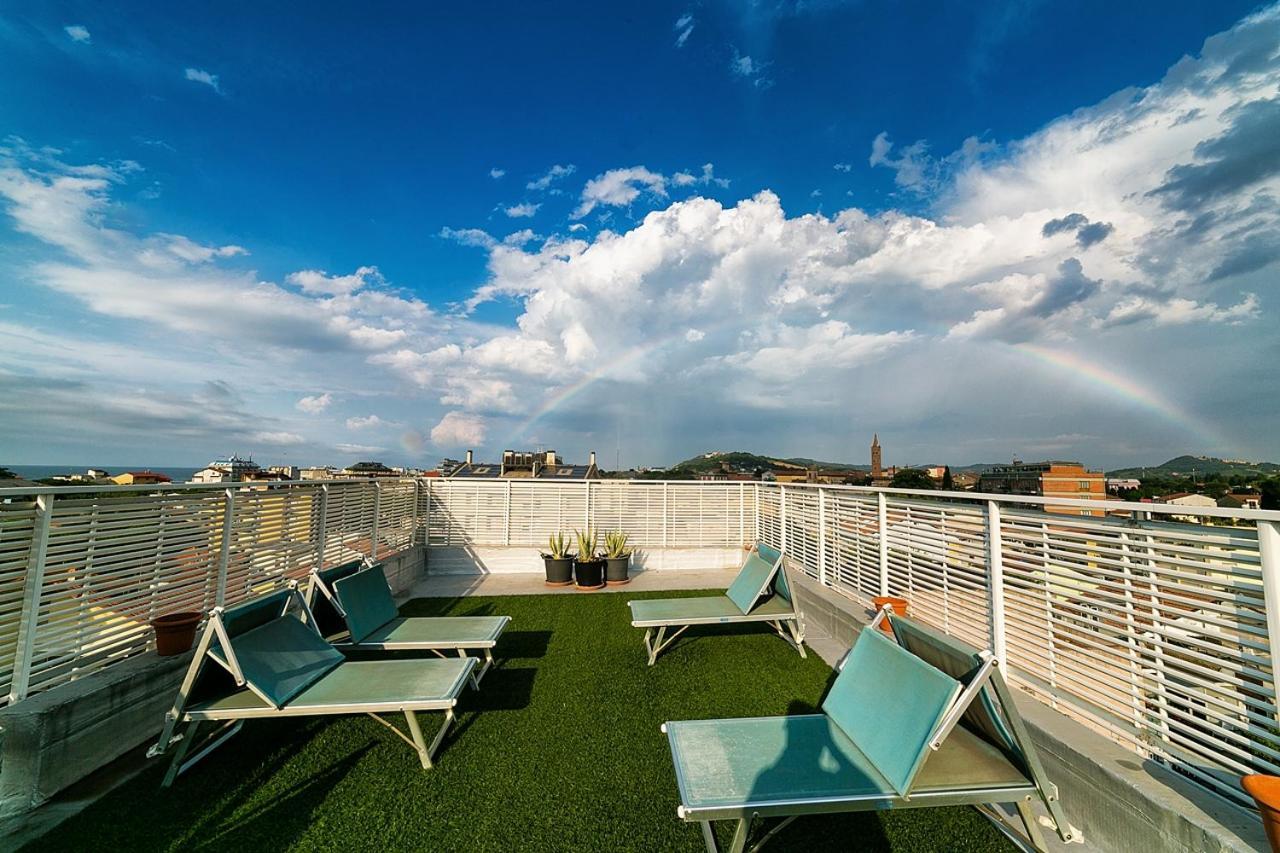 Hotel Pinocchio Cattolica Esterno foto
